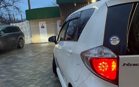 Toyota Ractis II, 2011 год, 1 100 000 рублей, 2 фотография