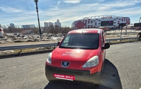 Peugeot Partner II рестайлинг 2, 2011 год, 570 000 рублей, 2 фотография