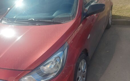 Hyundai Solaris II рестайлинг, 2012 год, 420 000 рублей, 4 фотография