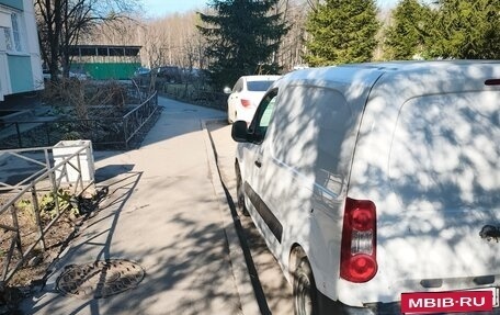 Peugeot Partner II рестайлинг 2, 2010 год, 350 000 рублей, 2 фотография