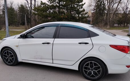 Hyundai Solaris II рестайлинг, 2013 год, 730 000 рублей, 5 фотография