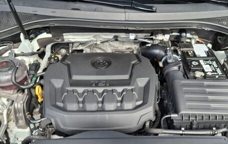 Volkswagen Tiguan, 2023 год, 1 900 000 рублей, 6 фотография