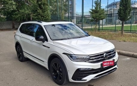 Volkswagen Tiguan, 2023 год, 1 900 000 рублей, 4 фотография