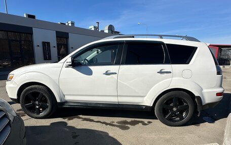 Mitsubishi Outlander III рестайлинг 3, 2010 год, 1 300 000 рублей, 3 фотография