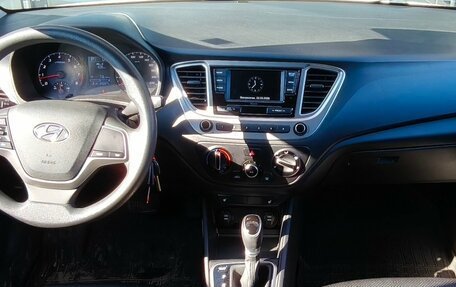 Hyundai Solaris II рестайлинг, 2021 год, 1 490 000 рублей, 5 фотография