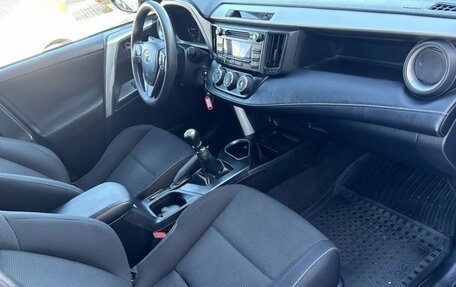 Toyota RAV4, 2017 год, 2 170 000 рублей, 8 фотография