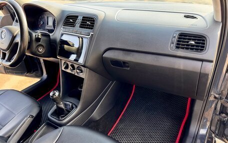 Volkswagen Polo VI (EU Market), 2015 год, 908 000 рублей, 25 фотография