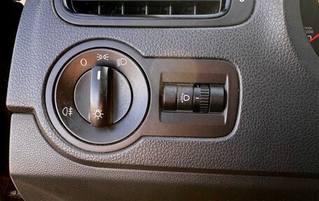 Volkswagen Polo VI (EU Market), 2015 год, 908 000 рублей, 31 фотография