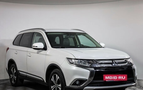 Mitsubishi Outlander III рестайлинг 3, 2018 год, 1 989 000 рублей, 3 фотография