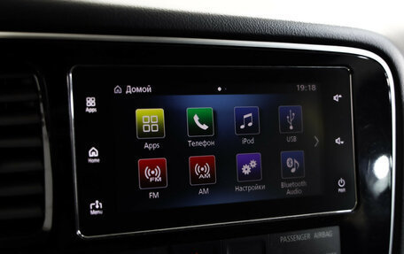 Mitsubishi Outlander III рестайлинг 3, 2018 год, 1 989 000 рублей, 12 фотография