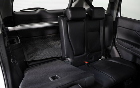 Mitsubishi Outlander III рестайлинг 3, 2018 год, 1 989 000 рублей, 26 фотография