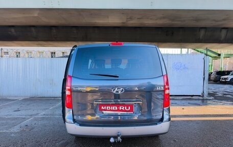 Hyundai H-1 II рестайлинг, 2021 год, 4 300 000 рублей, 2 фотография