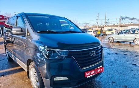 Hyundai H-1 II рестайлинг, 2021 год, 4 300 000 рублей, 3 фотография