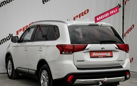 Mitsubishi Outlander III рестайлинг 3, 2017 год, 1 995 000 рублей, 4 фотография