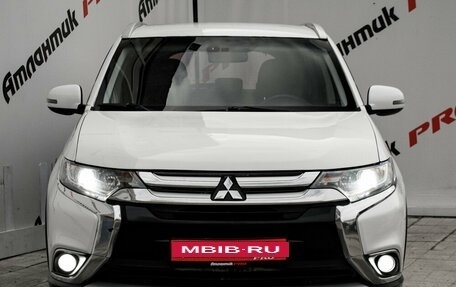 Mitsubishi Outlander III рестайлинг 3, 2017 год, 1 995 000 рублей, 2 фотография