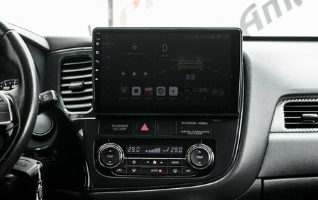 Mitsubishi Outlander III рестайлинг 3, 2017 год, 1 995 000 рублей, 15 фотография