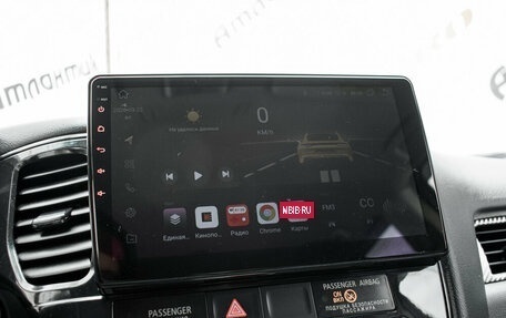 Mitsubishi Outlander III рестайлинг 3, 2017 год, 1 995 000 рублей, 17 фотография