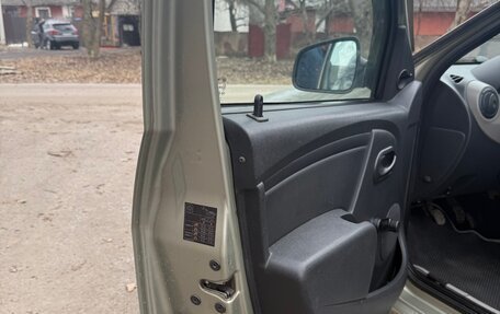 Renault Logan I, 2014 год, 560 000 рублей, 3 фотография