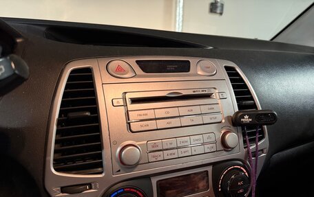 Hyundai i20 IB рестайлинг, 2009 год, 500 000 рублей, 10 фотография