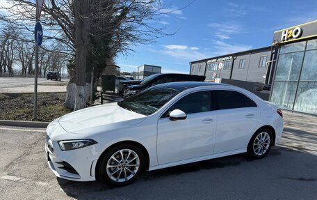 Mercedes-Benz A-Класс, 2021 год, 3 100 000 рублей, 4 фотография