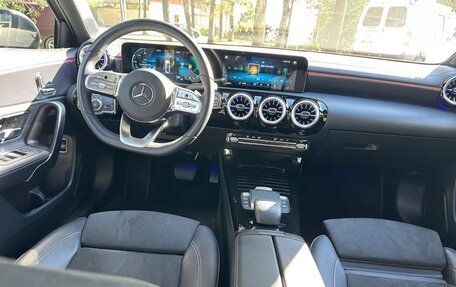 Mercedes-Benz A-Класс, 2021 год, 3 100 000 рублей, 6 фотография