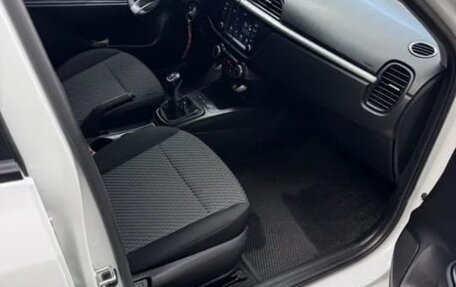 KIA Rio IV, 2019 год, 900 000 рублей, 4 фотография