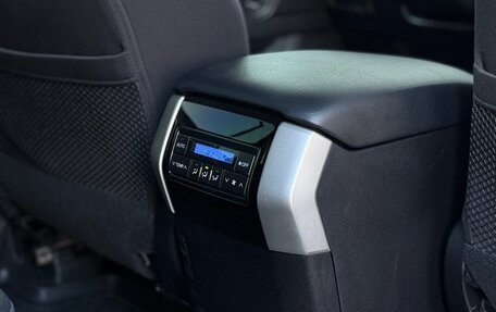 Toyota Land Cruiser Prado 150 рестайлинг 2, 2017 год, 5 400 000 рублей, 33 фотография