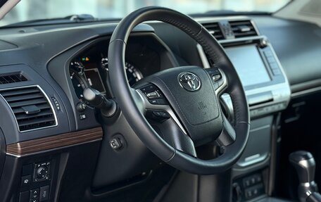 Toyota Land Cruiser Prado 150 рестайлинг 2, 2017 год, 5 400 000 рублей, 26 фотография