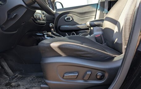 KIA Soul II рестайлинг, 2018 год, 1 550 000 рублей, 23 фотография