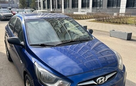 Hyundai Solaris II рестайлинг, 2011 год, 370 000 рублей, 2 фотография