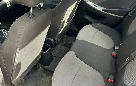 Hyundai Solaris II рестайлинг, 2011 год, 370 000 рублей, 16 фотография