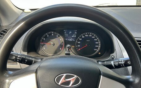 Hyundai Solaris II рестайлинг, 2011 год, 370 000 рублей, 18 фотография