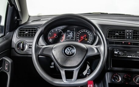 Volkswagen Polo VI (EU Market), 2018 год, 800 000 рублей, 14 фотография