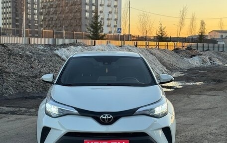 Toyota C-HR I рестайлинг, 2021 год, 2 350 000 рублей, 1 фотография