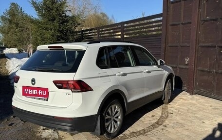 Volkswagen Tiguan II, 2018 год, 1 950 000 рублей, 5 фотография