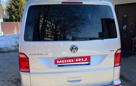 Volkswagen Caravelle T6 рестайлинг, 2018 год, 3 300 000 рублей, 5 фотография