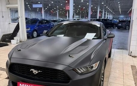 Ford Mustang VI рестайлинг, 2017 год, 2 200 000 рублей, 2 фотография