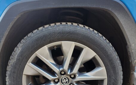 Toyota RAV4, 2021 год, 3 500 000 рублей, 11 фотография