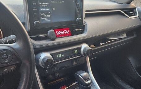 Toyota RAV4, 2021 год, 3 500 000 рублей, 10 фотография