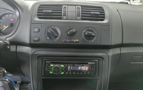 Skoda Fabia II, 2011 год, 475 000 рублей, 10 фотография