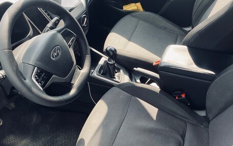 Hyundai Solaris II рестайлинг, 2017 год, 870 000 рублей, 14 фотография