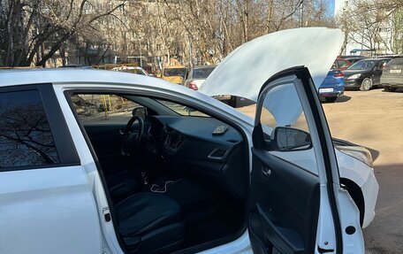 Hyundai Solaris II рестайлинг, 2019 год, 650 000 рублей, 11 фотография