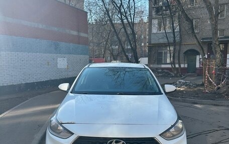 Hyundai Solaris II рестайлинг, 2019 год, 650 000 рублей, 5 фотография