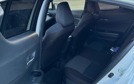 Toyota C-HR I рестайлинг, 2021 год, 2 350 000 рублей, 11 фотография