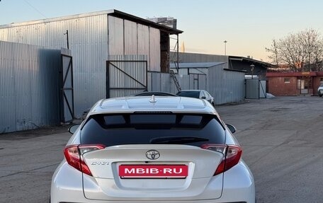 Toyota C-HR I рестайлинг, 2021 год, 2 350 000 рублей, 5 фотография