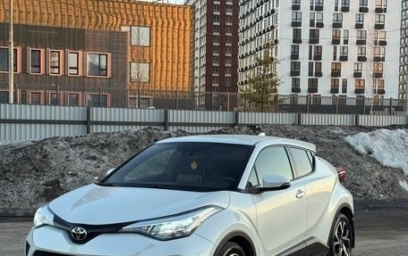 Toyota C-HR I рестайлинг, 2021 год, 2 350 000 рублей, 2 фотография