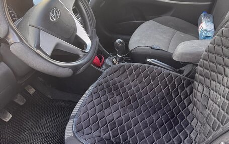 Hyundai Solaris II рестайлинг, 2011 год, 670 000 рублей, 5 фотография