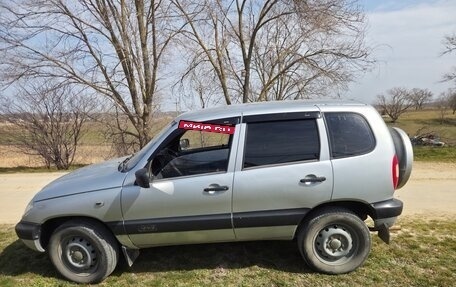 Chevrolet Niva I рестайлинг, 2003 год, 300 000 рублей, 4 фотография