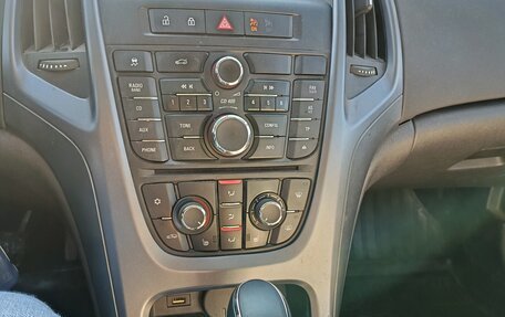 Opel Astra J, 2013 год, 910 000 рублей, 8 фотография