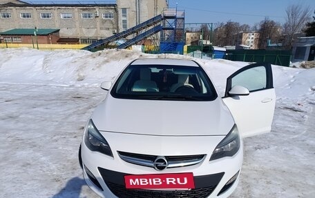 Opel Astra J, 2013 год, 910 000 рублей, 6 фотография